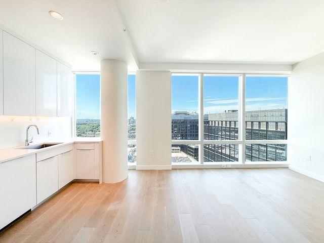 188 Brookline Ave 22G, Boston, MA 02215