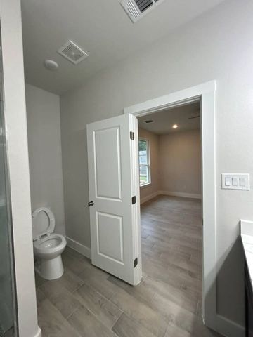 2215 Beverly Drive, Granbury, TX 76048