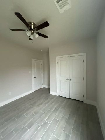2215 Beverly Drive, Granbury, TX 76048