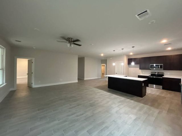 2215 Beverly Drive, Granbury, TX 76048