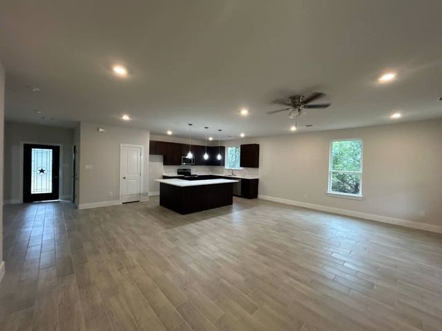 2215 Beverly Drive, Granbury, TX 76048