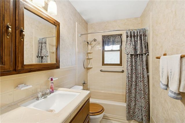 5307 N Virginia Avenue, Kansas City, MO 64118