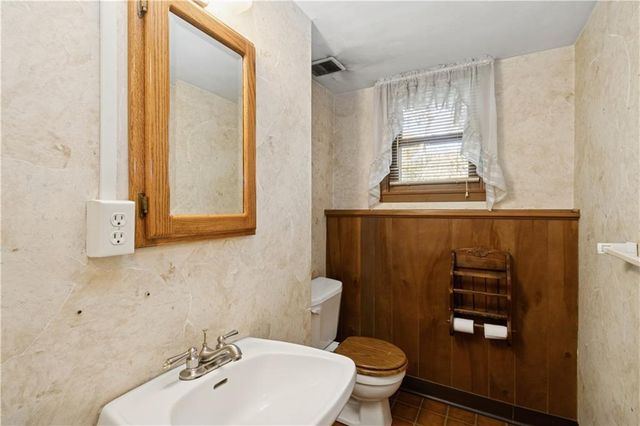 5307 N Virginia Avenue, Kansas City, MO 64118