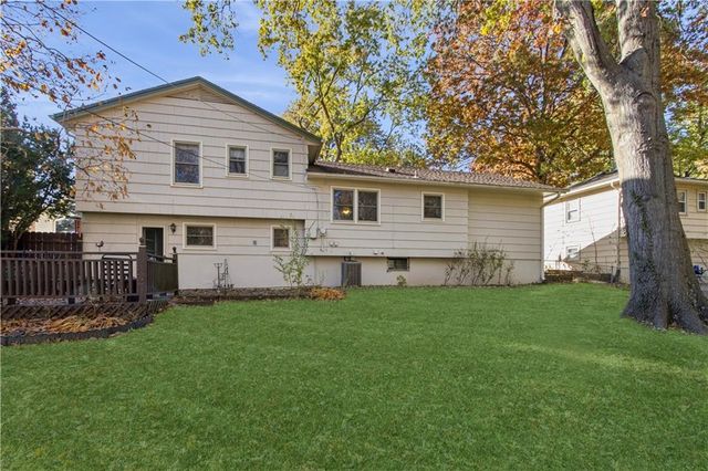 5307 N Virginia Avenue, Kansas City, MO 64118