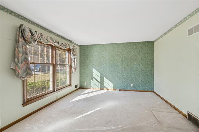 5307 N Virginia Avenue, Kansas City, MO 64118