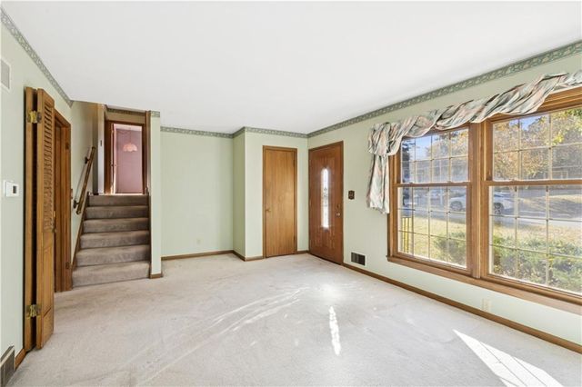 5307 N Virginia Avenue, Kansas City, MO 64118