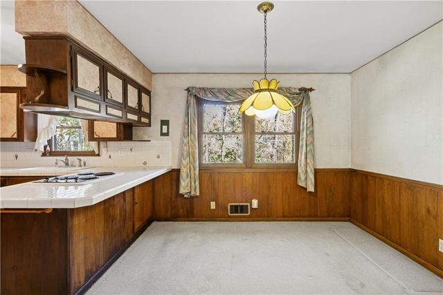 5307 N Virginia Avenue, Kansas City, MO 64118