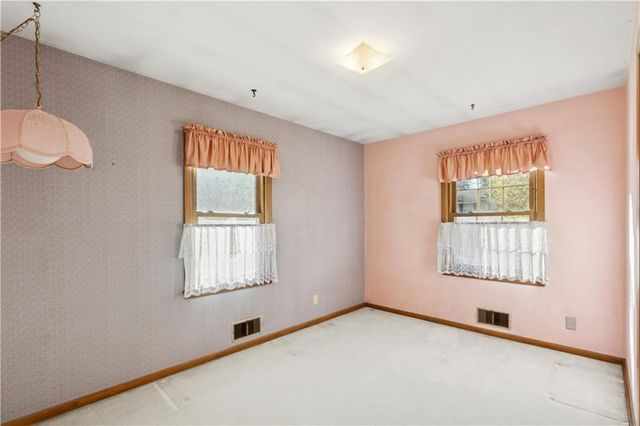 5307 N Virginia Avenue, Kansas City, MO 64118