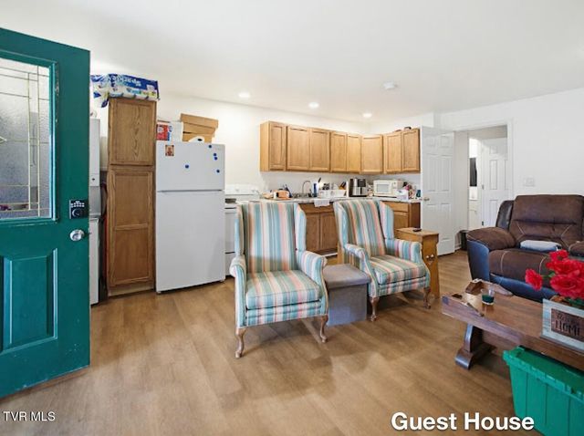 1927 East Fincastle Turnpike, Tazewell, VA 24651