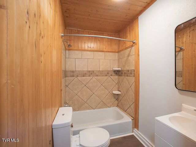 1927 East Fincastle Turnpike, Tazewell, VA 24651