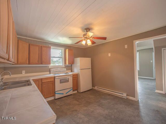 1927 East Fincastle Turnpike, Tazewell, VA 24651