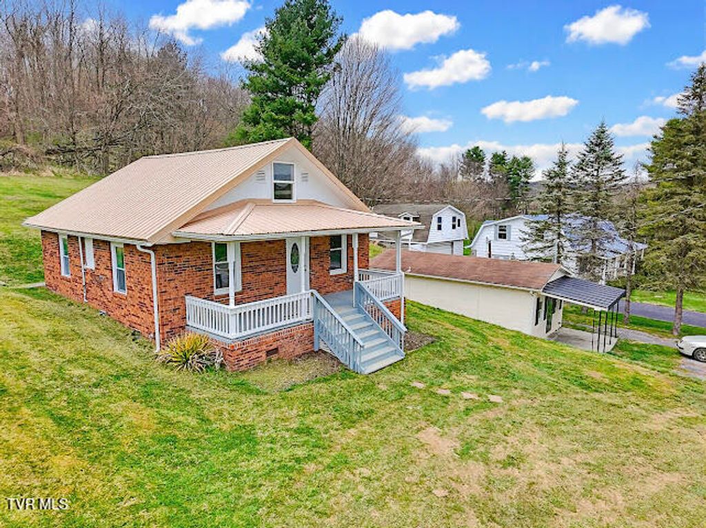 1927 East Fincastle Turnpike, Tazewell, VA 24651