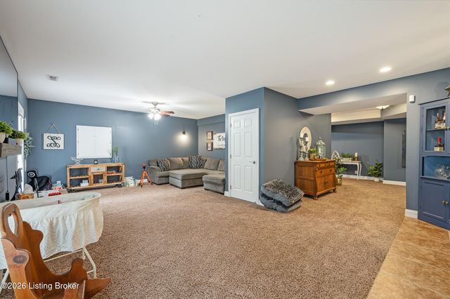 17509 Polo Run Ln, Louisville, KY 40245