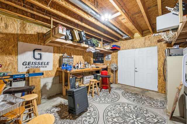 17509 Polo Run Ln, Louisville, KY 40245