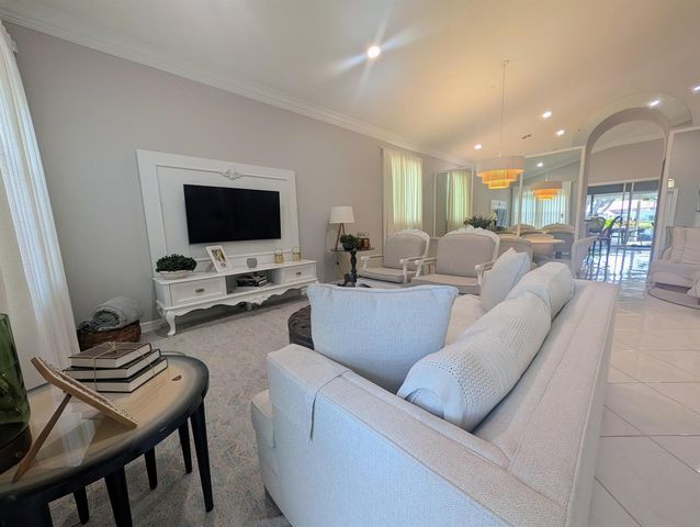 7628 Eagle Point Drive, Delray Beach, FL 33446