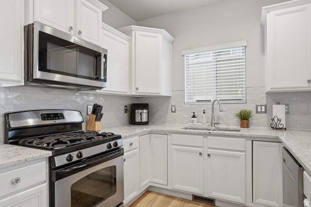 5194 W WINDOM RD, Herriman, UT 84096
