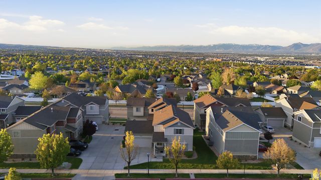5194 W WINDOM RD, Herriman, UT 84096