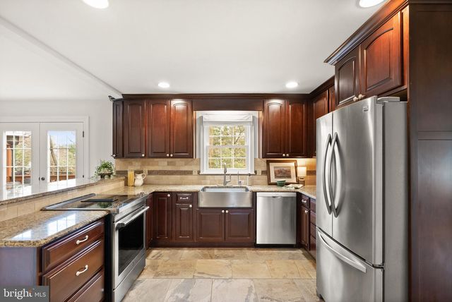 10803 STEVEN LEE CT, Fairfax, VA 22032