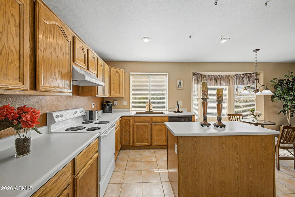 Image 11 of property listing at 1892 W WILDHORSE Drive, Chandler, AZ 85286