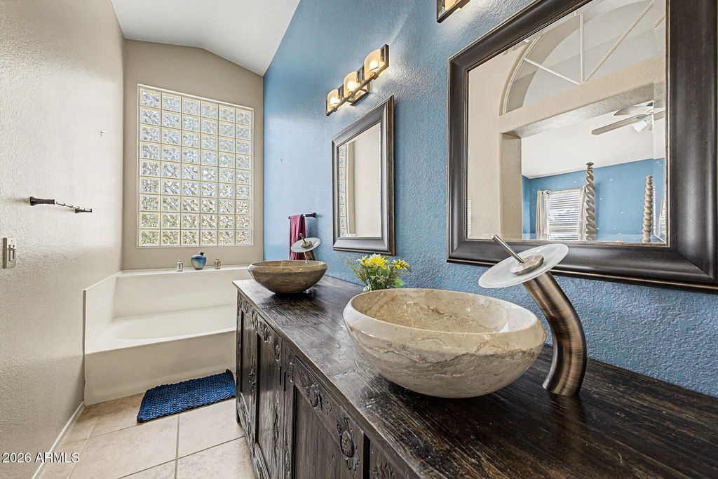 Image 16 of property listing at 1892 W WILDHORSE Drive, Chandler, AZ 85286