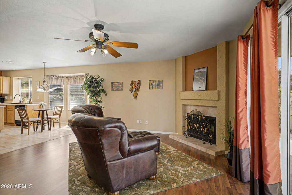 Image 6 of property listing at 1892 W WILDHORSE Drive, Chandler, AZ 85286