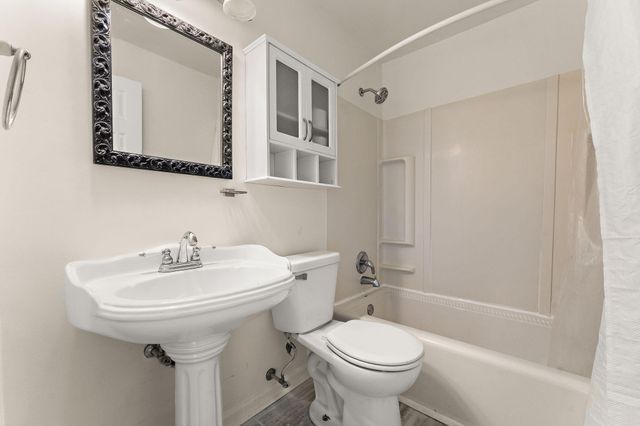 1000 W Home Avenue, Hobart, IN 46342
