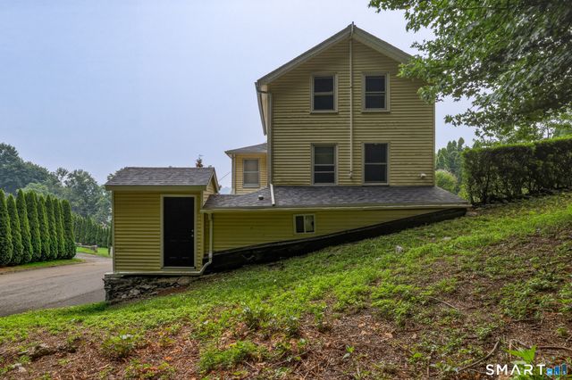 26 Washington Street, Derby, CT 06418