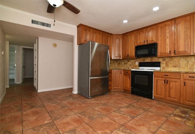 1805 Spanish Trail, Plano, TX 75023