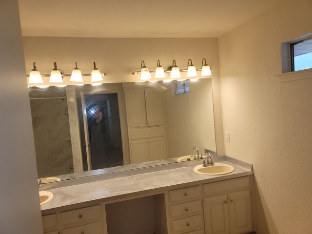 110 La Fawn Circle, Garland, TX 75043