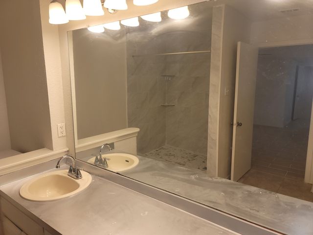 110 La Fawn Circle, Garland, TX 75043