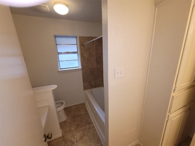 110 La Fawn Circle, Garland, TX 75043