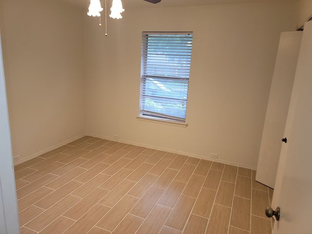 110 La Fawn Circle, Garland, TX 75043