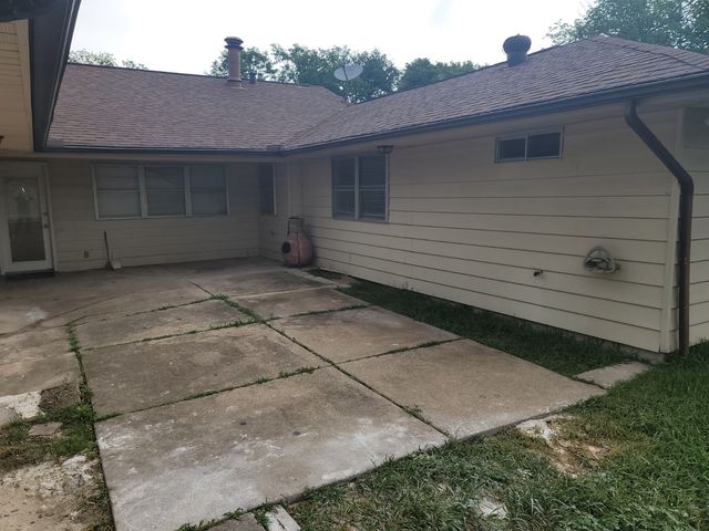 110 La Fawn Circle, Garland, TX 75043