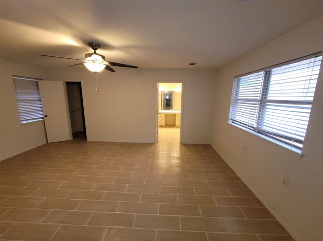 110 La Fawn Circle, Garland, TX 75043