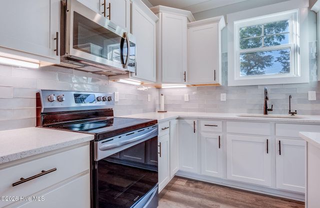 1616 Chadwick Shores Drive, Sneads Ferry, NC 28460