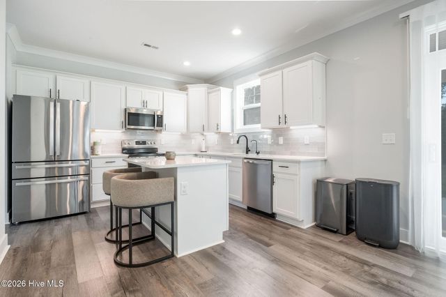 1616 Chadwick Shores Drive, Sneads Ferry, NC 28460