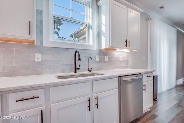 1616 Chadwick Shores Drive, Sneads Ferry, NC 28460