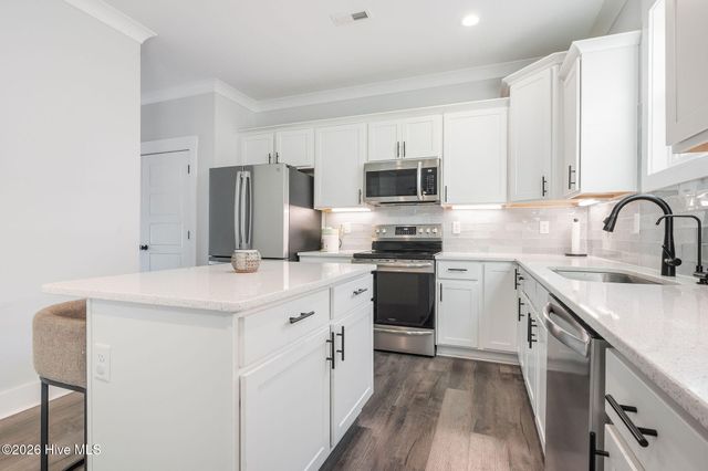 1616 Chadwick Shores Drive, Sneads Ferry, NC 28460