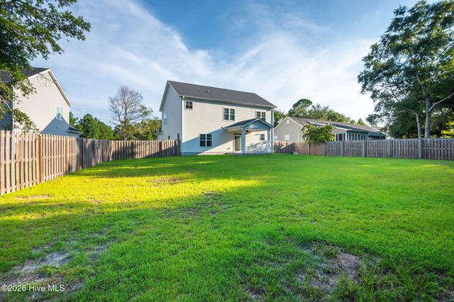 1616 Chadwick Shores Drive, Sneads Ferry, NC 28460