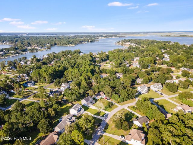 1616 Chadwick Shores Drive, Sneads Ferry, NC 28460