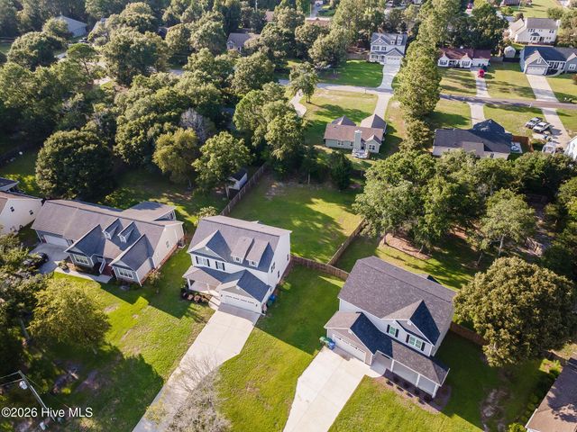1616 Chadwick Shores Drive, Sneads Ferry, NC 28460