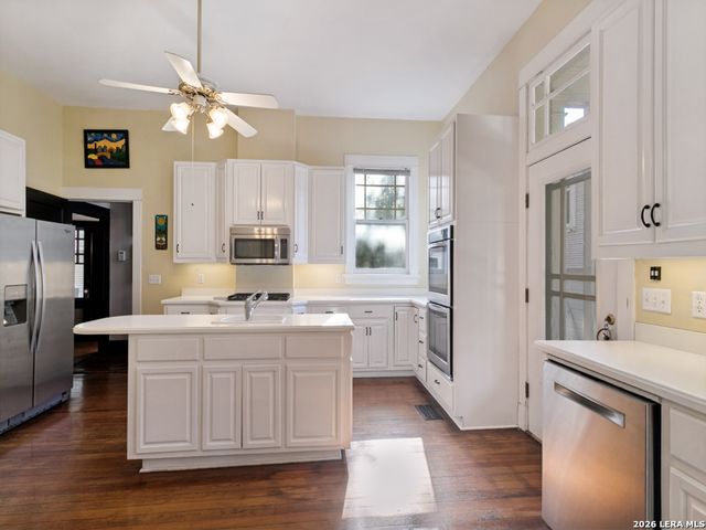 125 W Agarita Ave., San Antonio, TX 78212