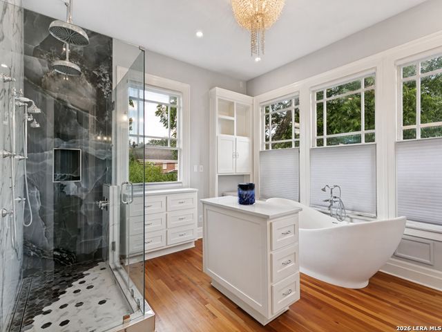 125 W Agarita Ave., San Antonio, TX 78212