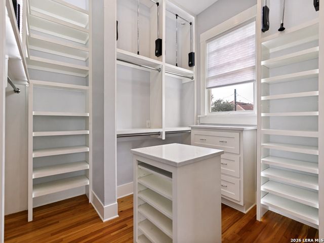 125 W Agarita Ave., San Antonio, TX 78212
