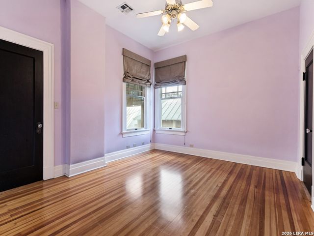 125 W Agarita Ave., San Antonio, TX 78212
