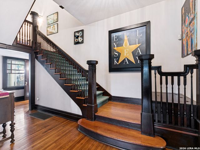 125 W Agarita Ave., San Antonio, TX 78212