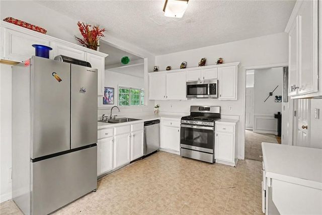490 Bottesford Drive NW, Kennesaw, GA 30144