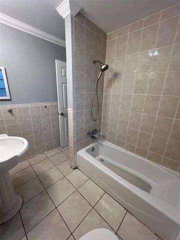 6610 Johnson St, Hollywood, FL 33024