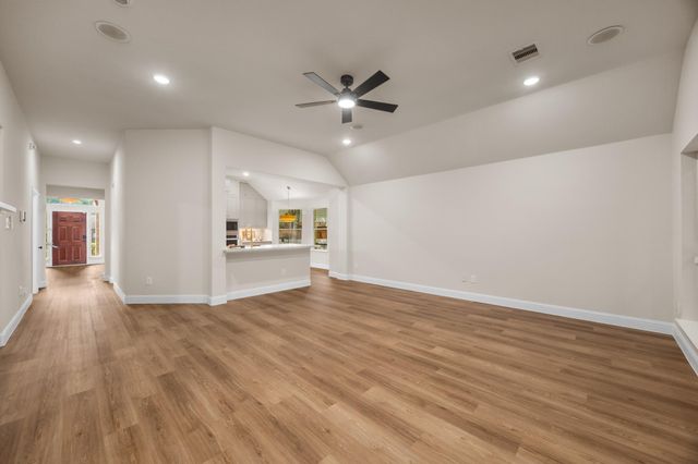 2 Gilded Crest Court, The Woodlands, TX 77382