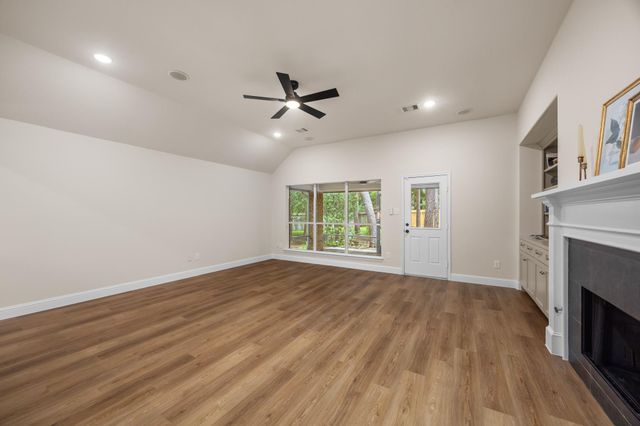2 Gilded Crest Court, The Woodlands, TX 77382
